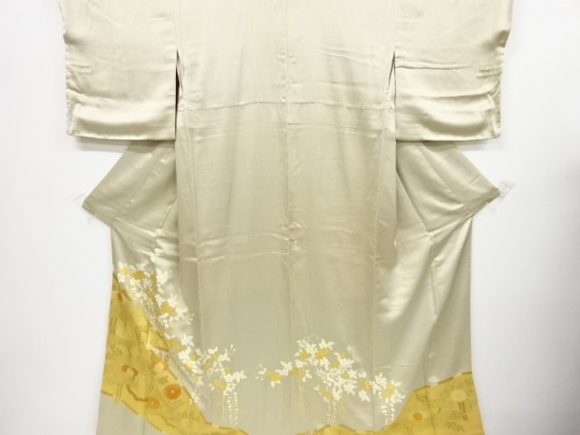 リサイクル　金彩菊桐枝垂れ桜模様刺繍三つ紋色留袖(比翼付き)